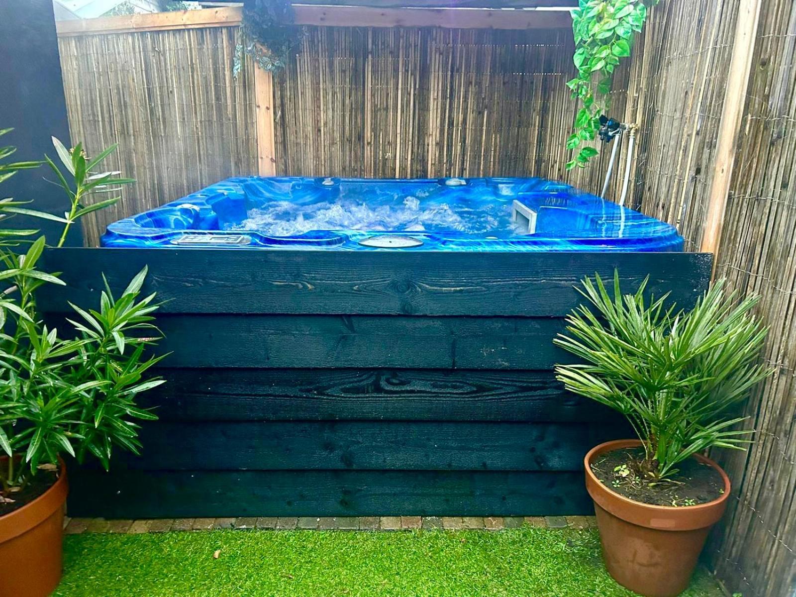 Jungle Style Lodge With Jacuzzi ,Sauna And Garden Near Amsterdam Vijfhuizen Esterno foto